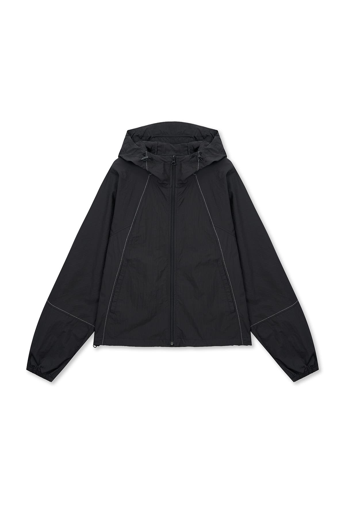 CROPPED BACK LOGO HOODY WIND BREAKER IN BLACK