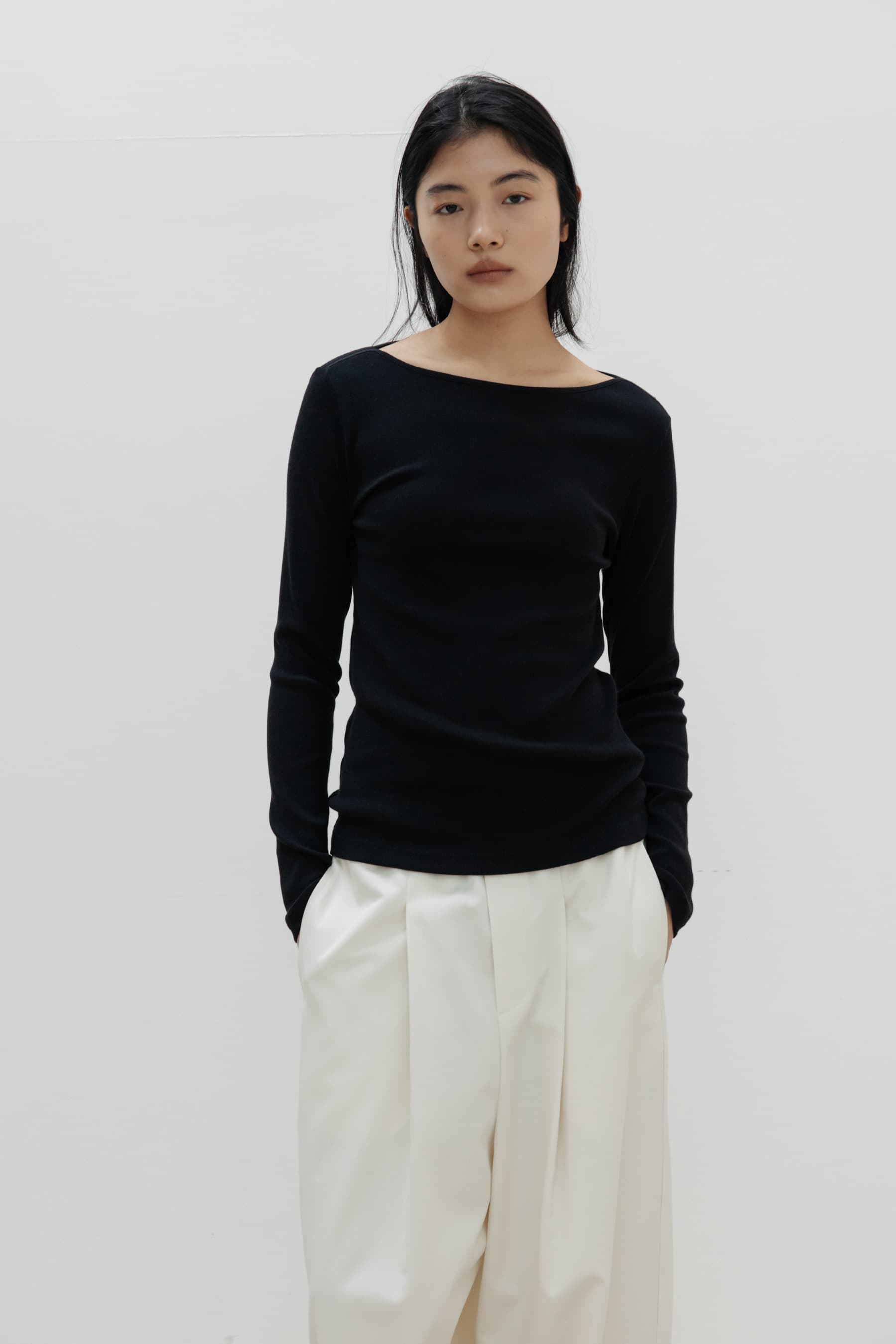 Slim Ribbed Boat Neck Top (Black)