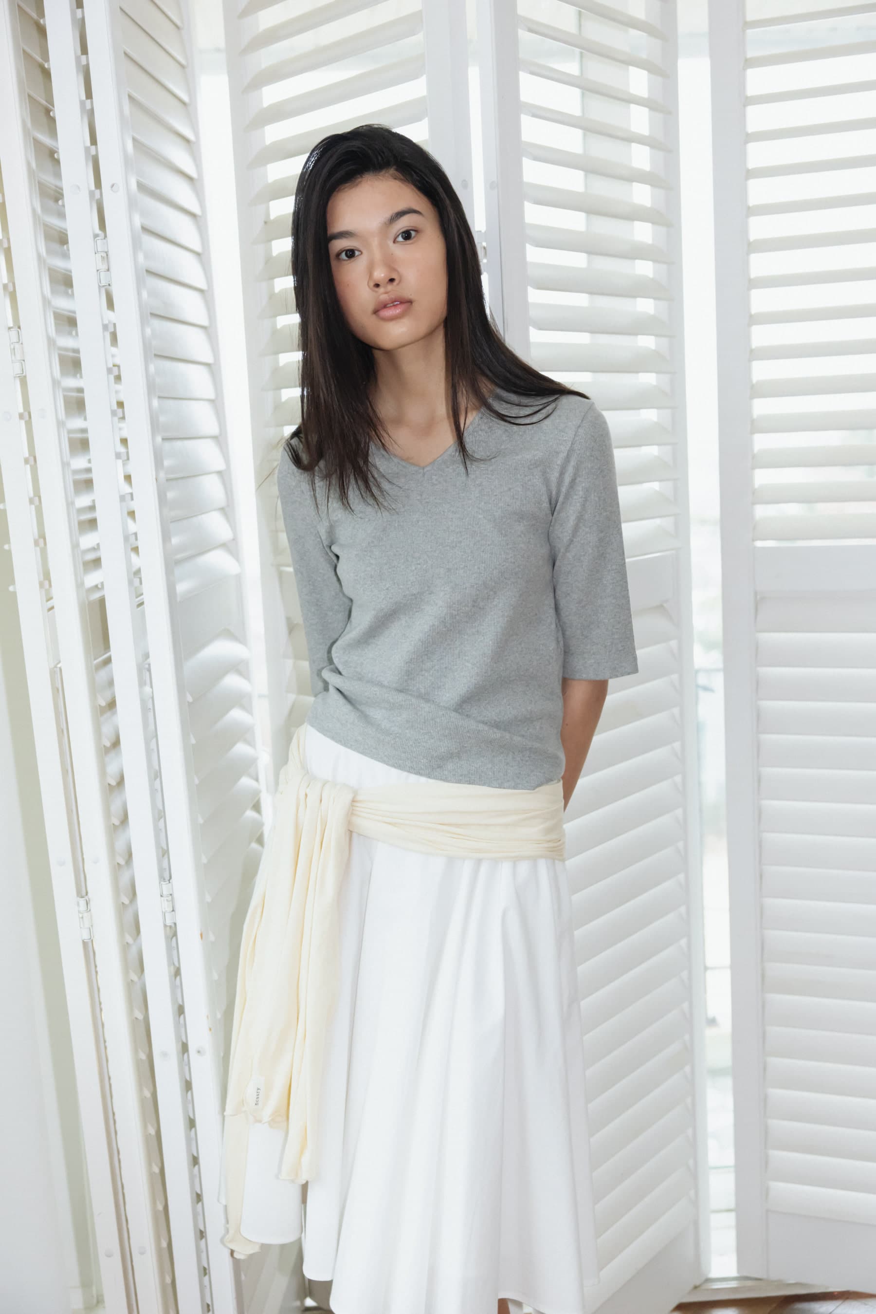 Essential V-Neck Top (Melange Grey)