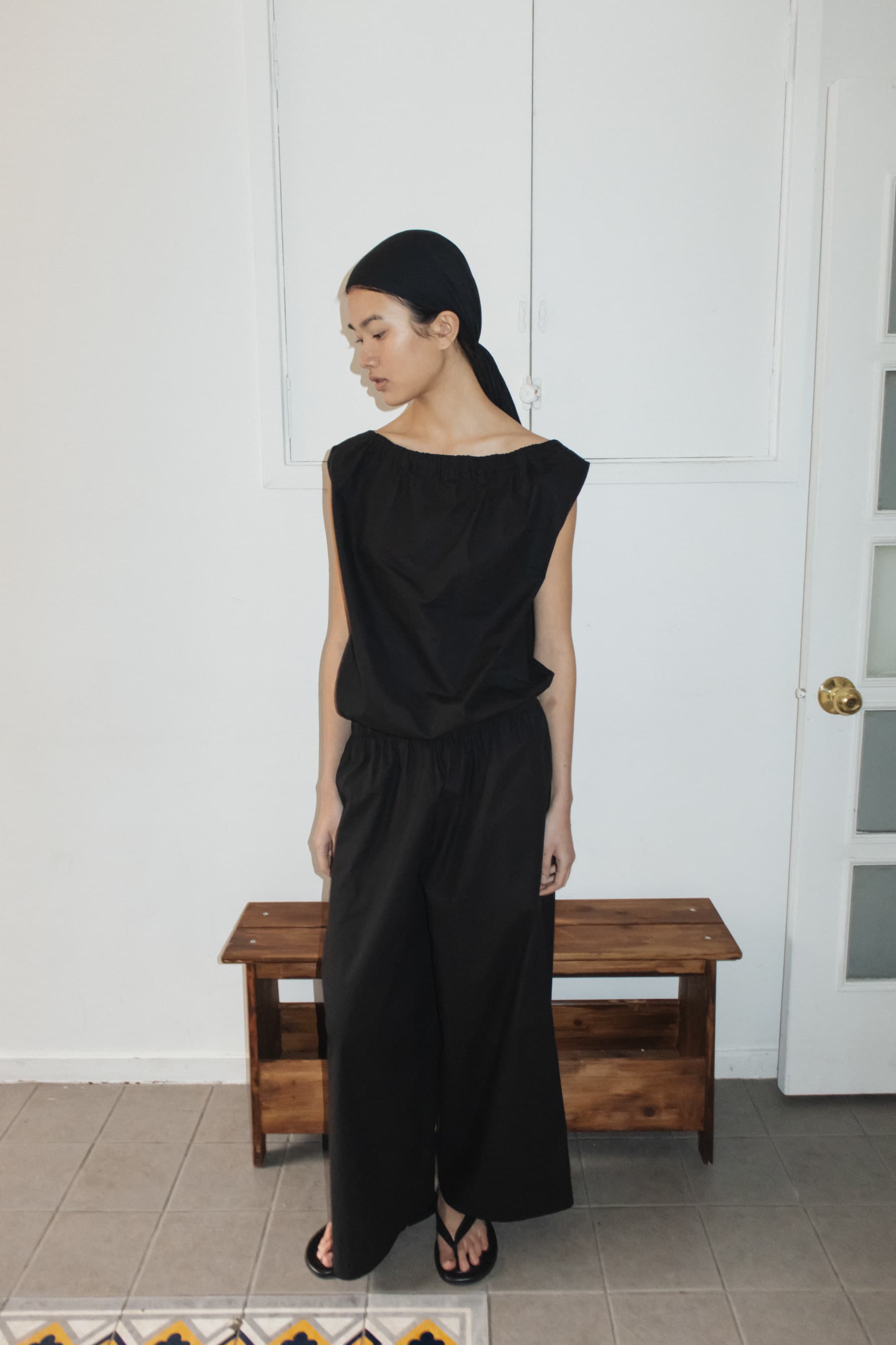 Boat Neck Sleeveless Jumpsuit (Black)
