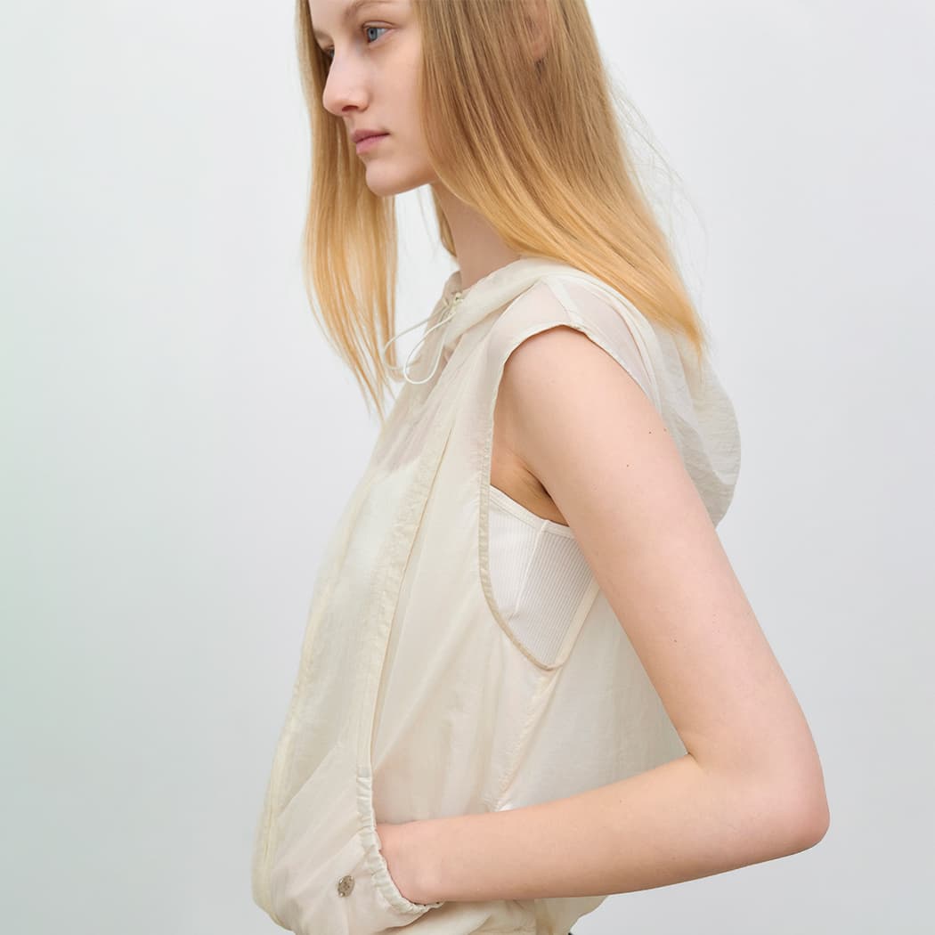 (VT-0286)YU NYLON SHIRRING HOODY VEST