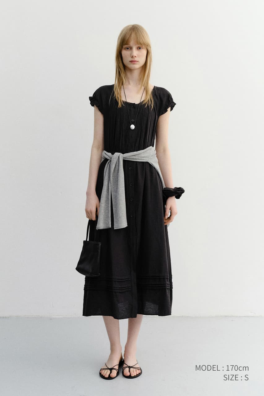 SLEEVELESS SHIRRING DRESS BLACK_UDDR6B223BK