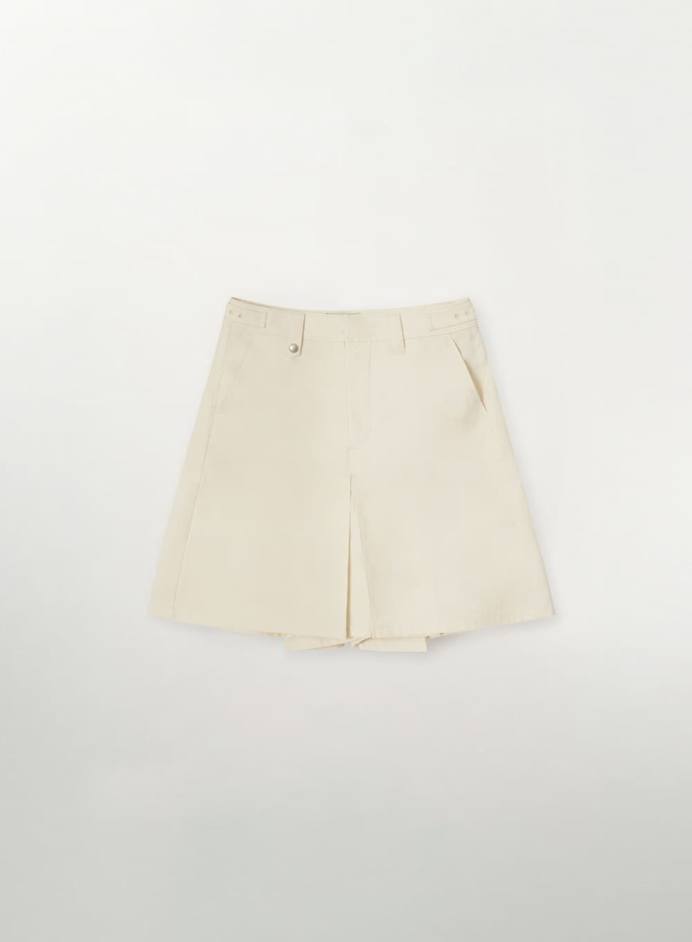 (W) Chino Pleated Shorts - Cream