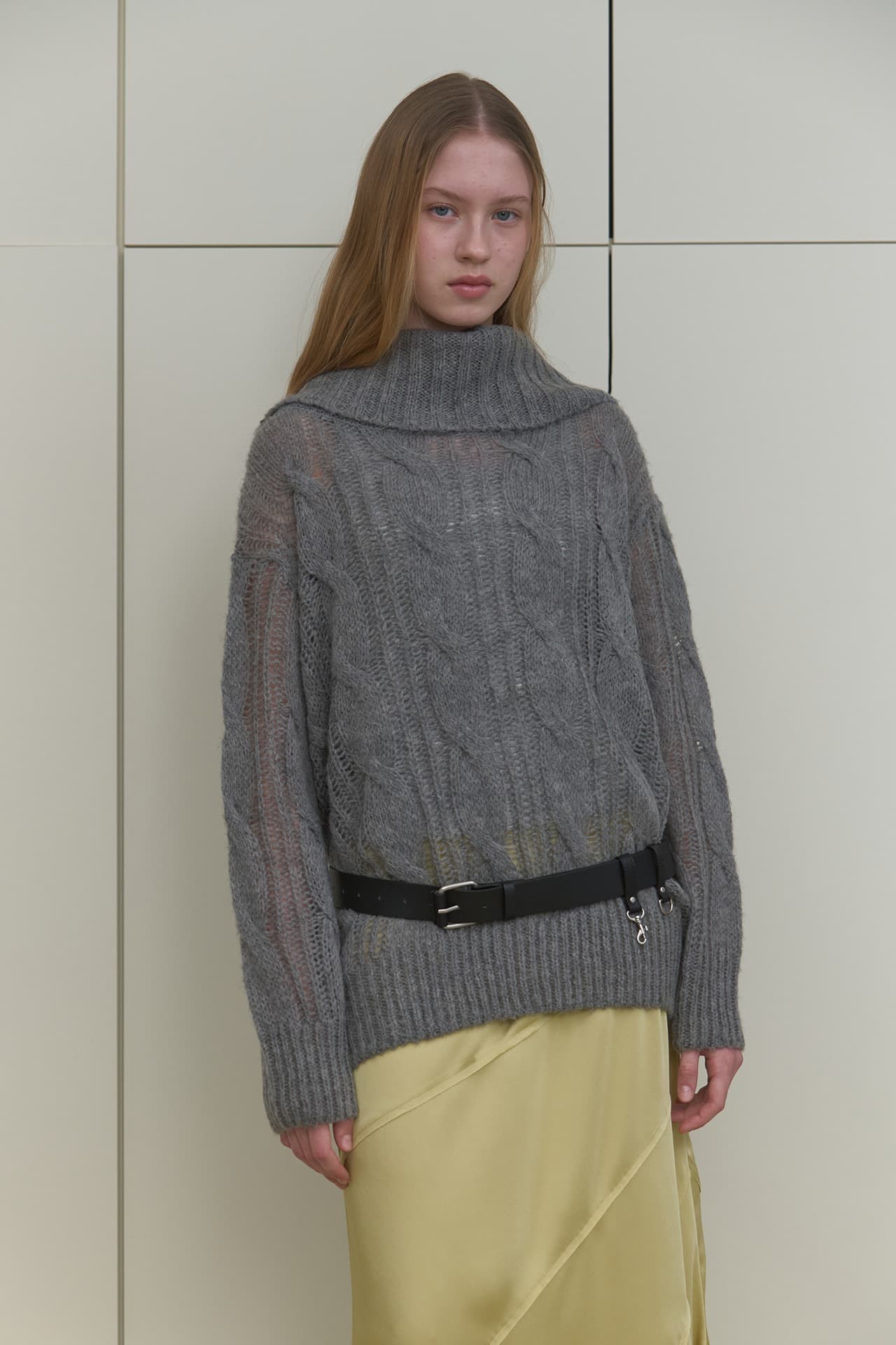 SHEER CABLE OVER KNIT_CHARCOAL