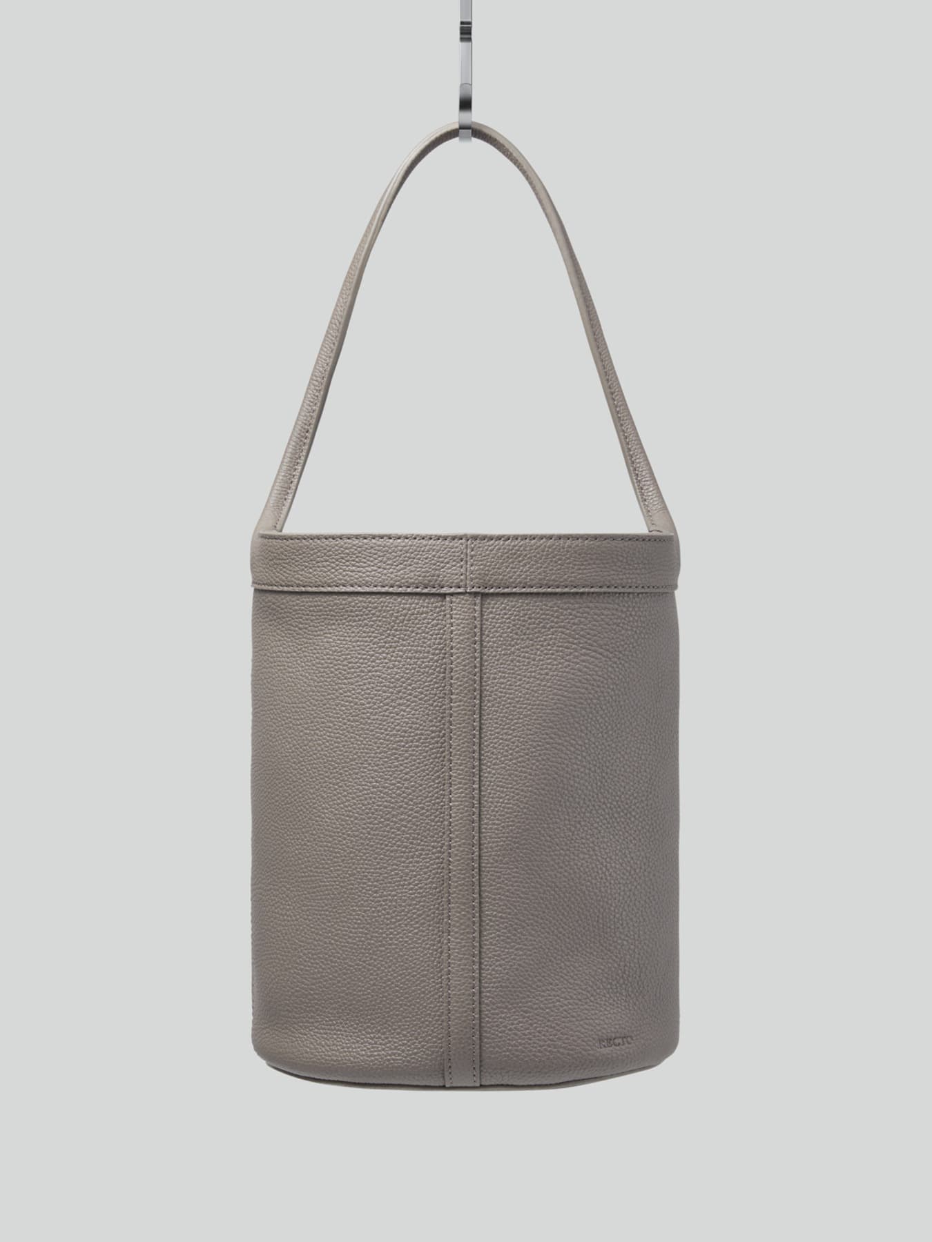 21 LEATHER BUCKET BAG SMALL (CINDER)
