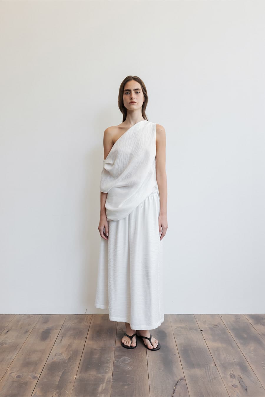 ASYMMETRICAL TEXTURED TOP [WHITE]