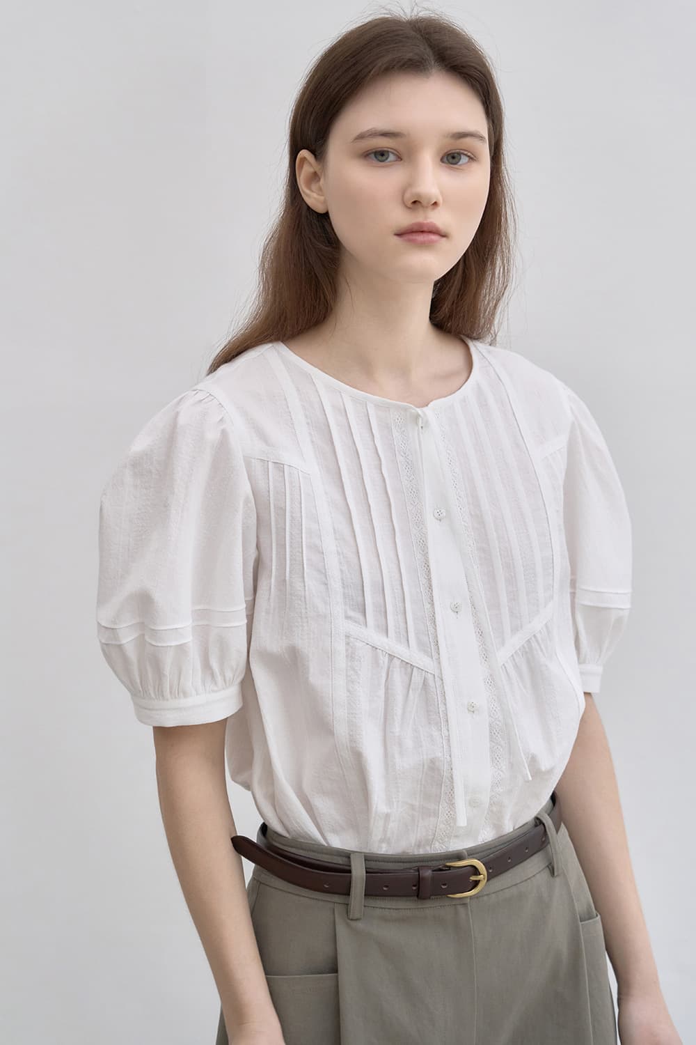 Pin-tuck lace blouse White [N6SBL03]