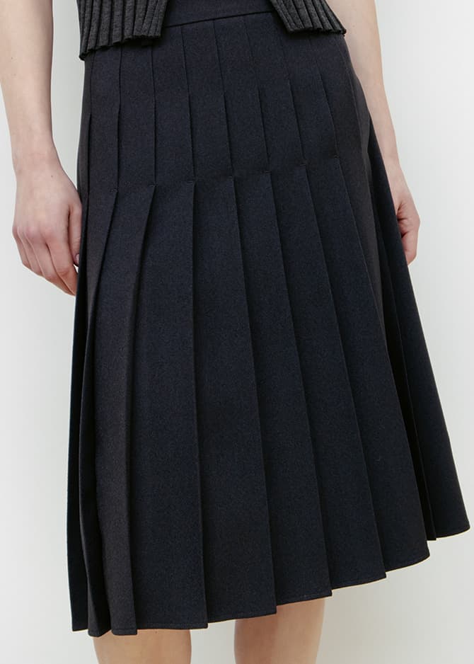 PLEATED SKIRT by JAPANESE FABRIC [CHARCOAL]