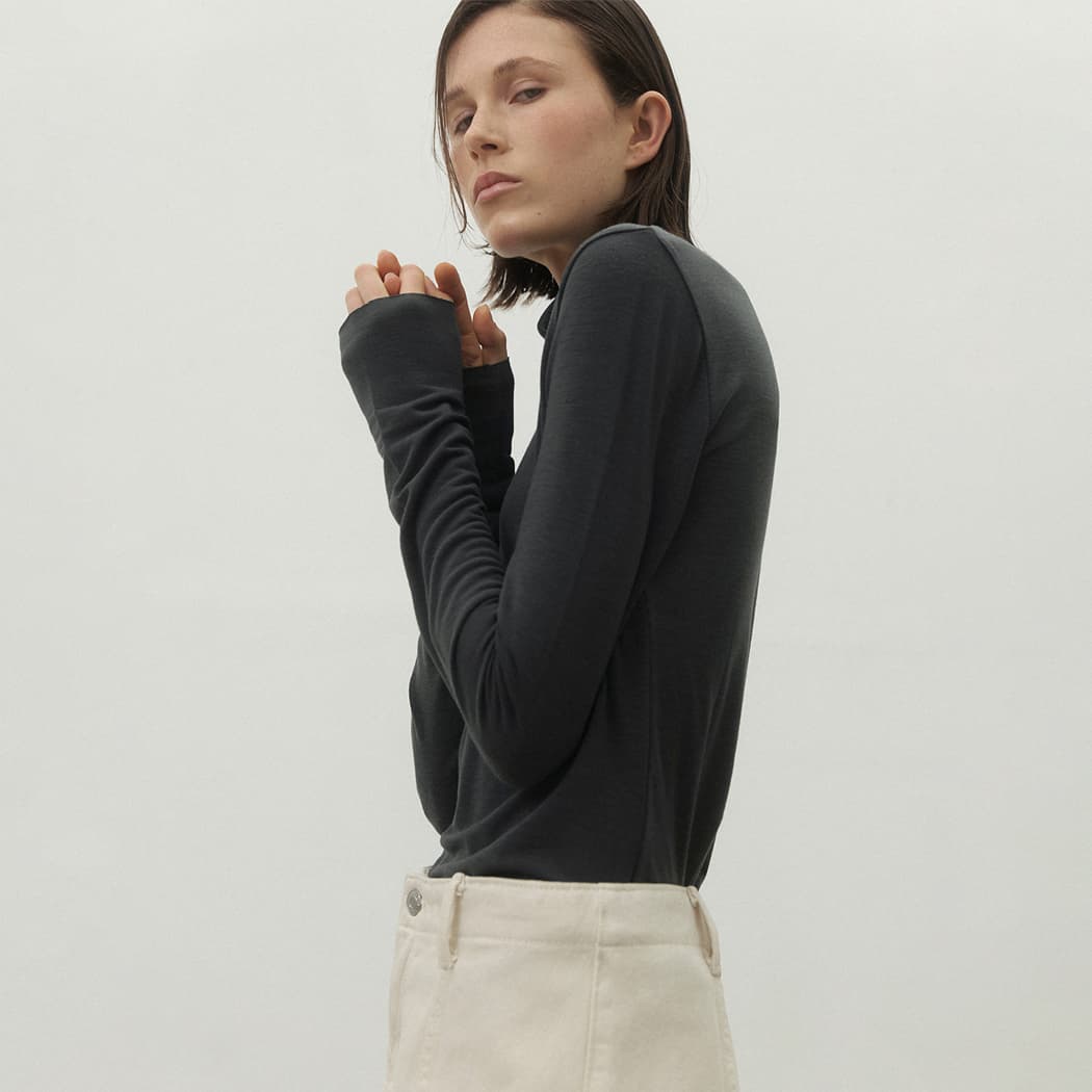 (Z-T-6895)ESSENTIAL HIGH NECK TEE