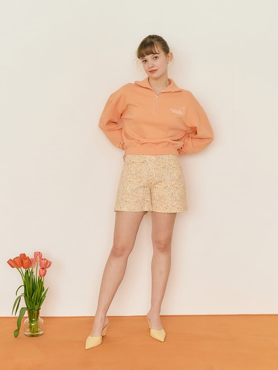 PAINTING FLOWER BERMUDA PANTS