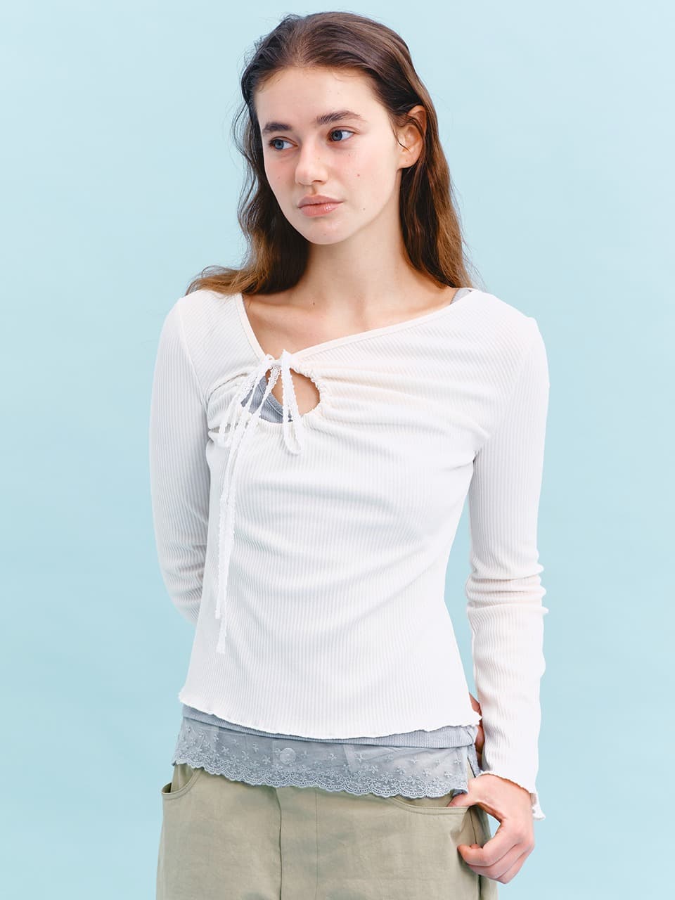 LACE RIBBON CUT OUT T-SHIRT (CREAM)