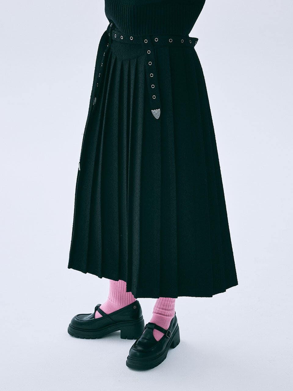 PLEATS MAXI SKIRT STUD_BLACK