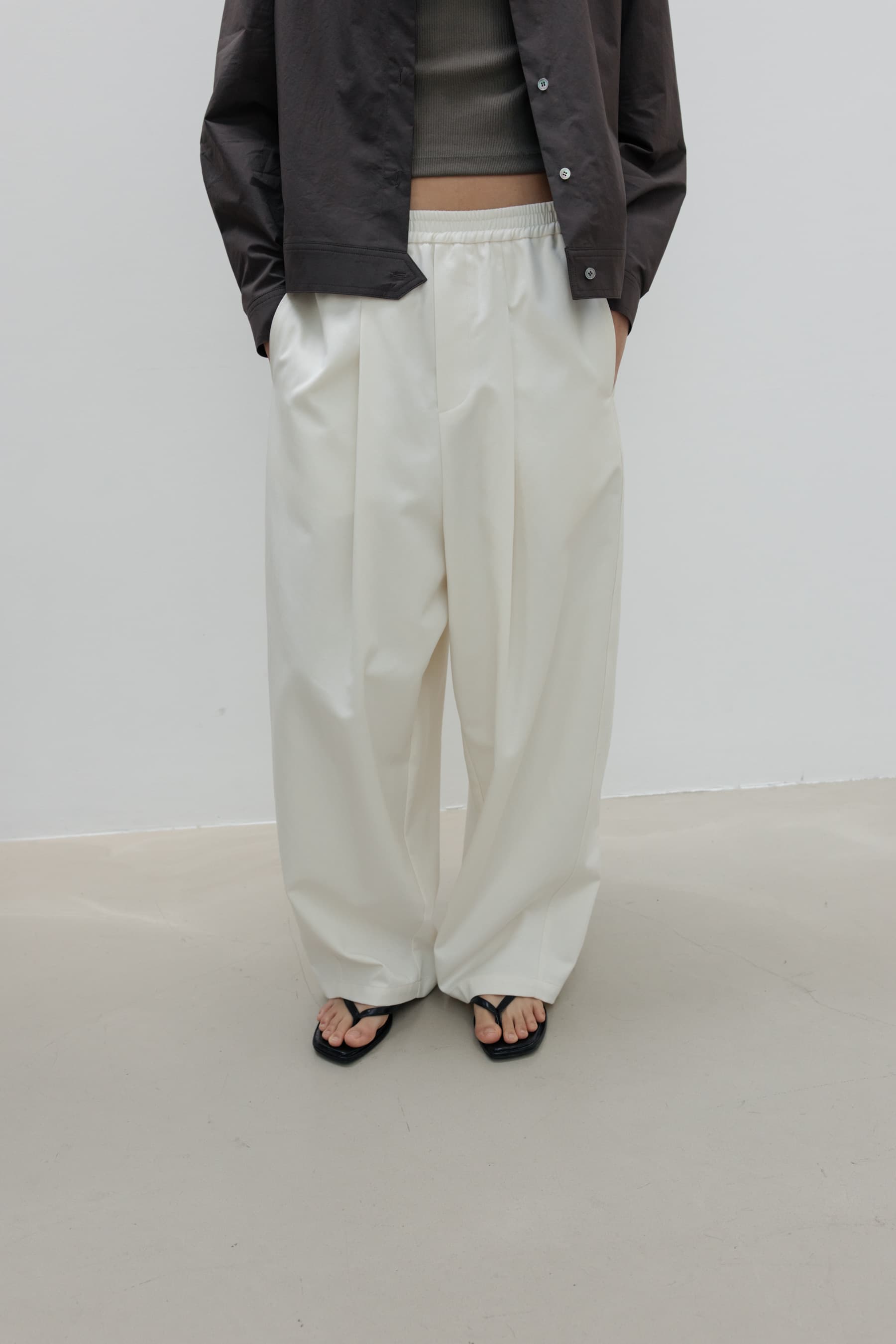 Wide Pleated Banding Pants (Cream)