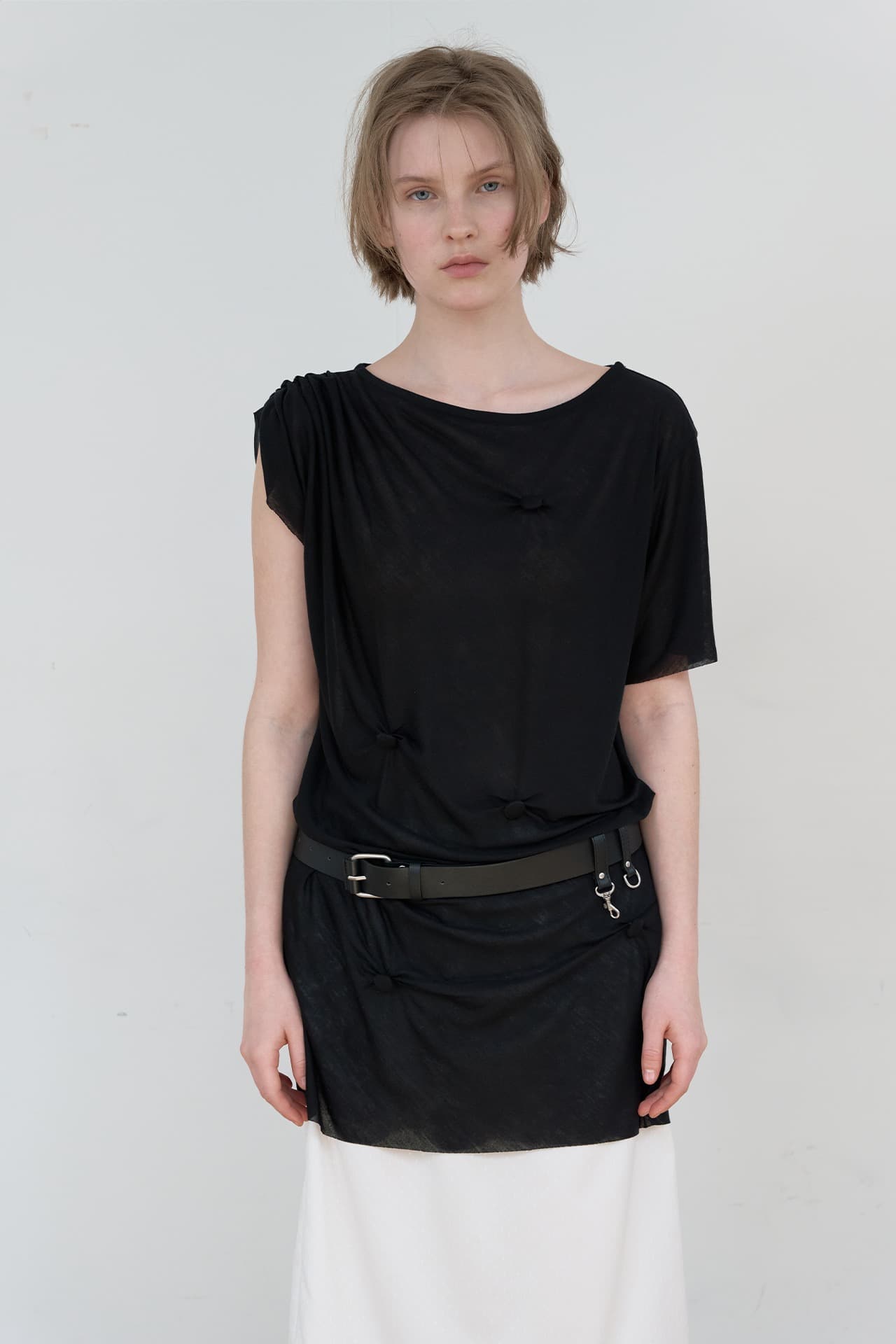 BUTTON DETAIL T-SHIRT_BLACK