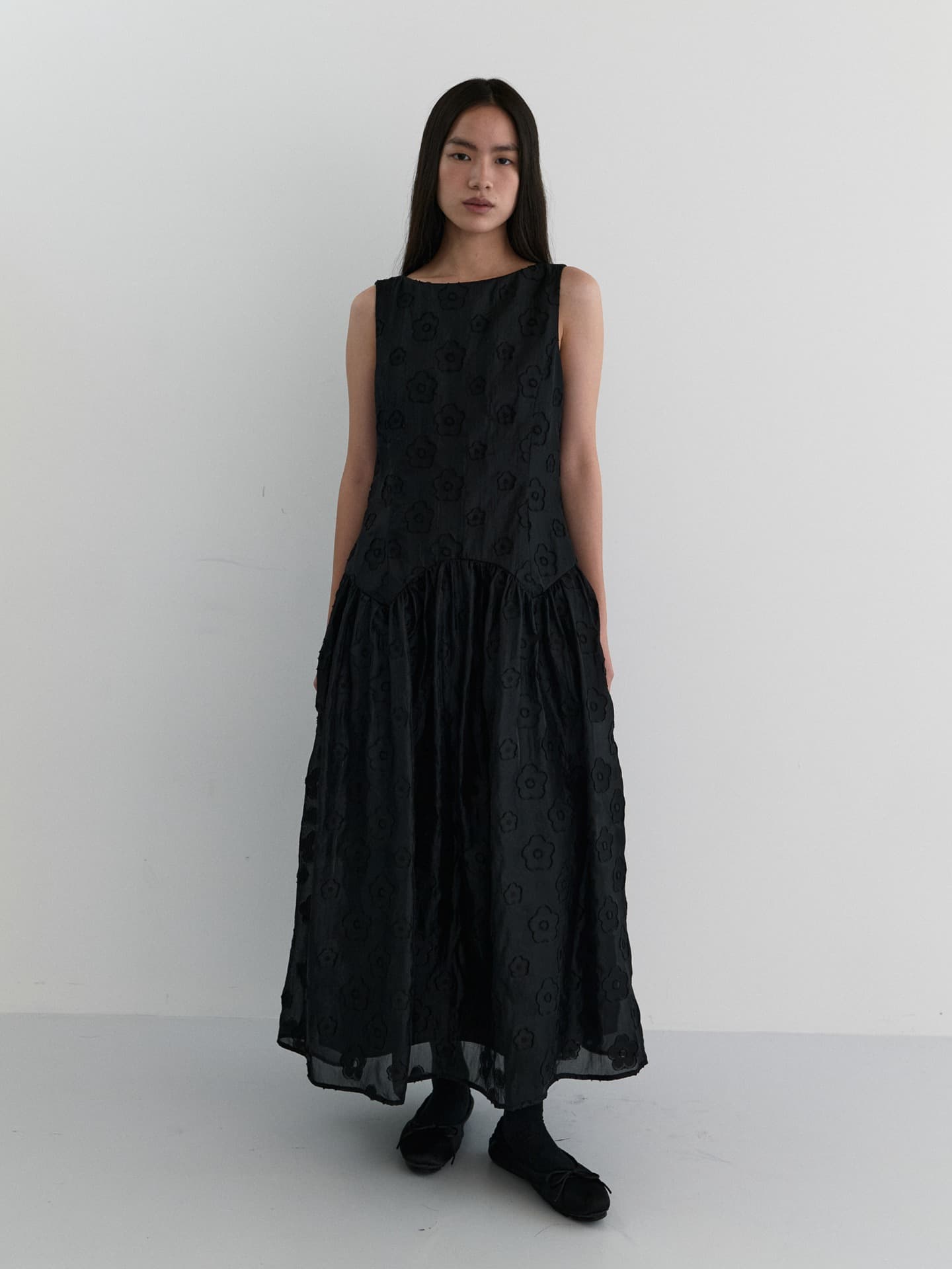 BACK HOLE DRESS_LACE