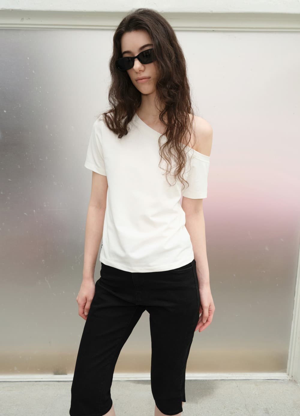Unbalanced Off-shoulder T-shirt - Snow White