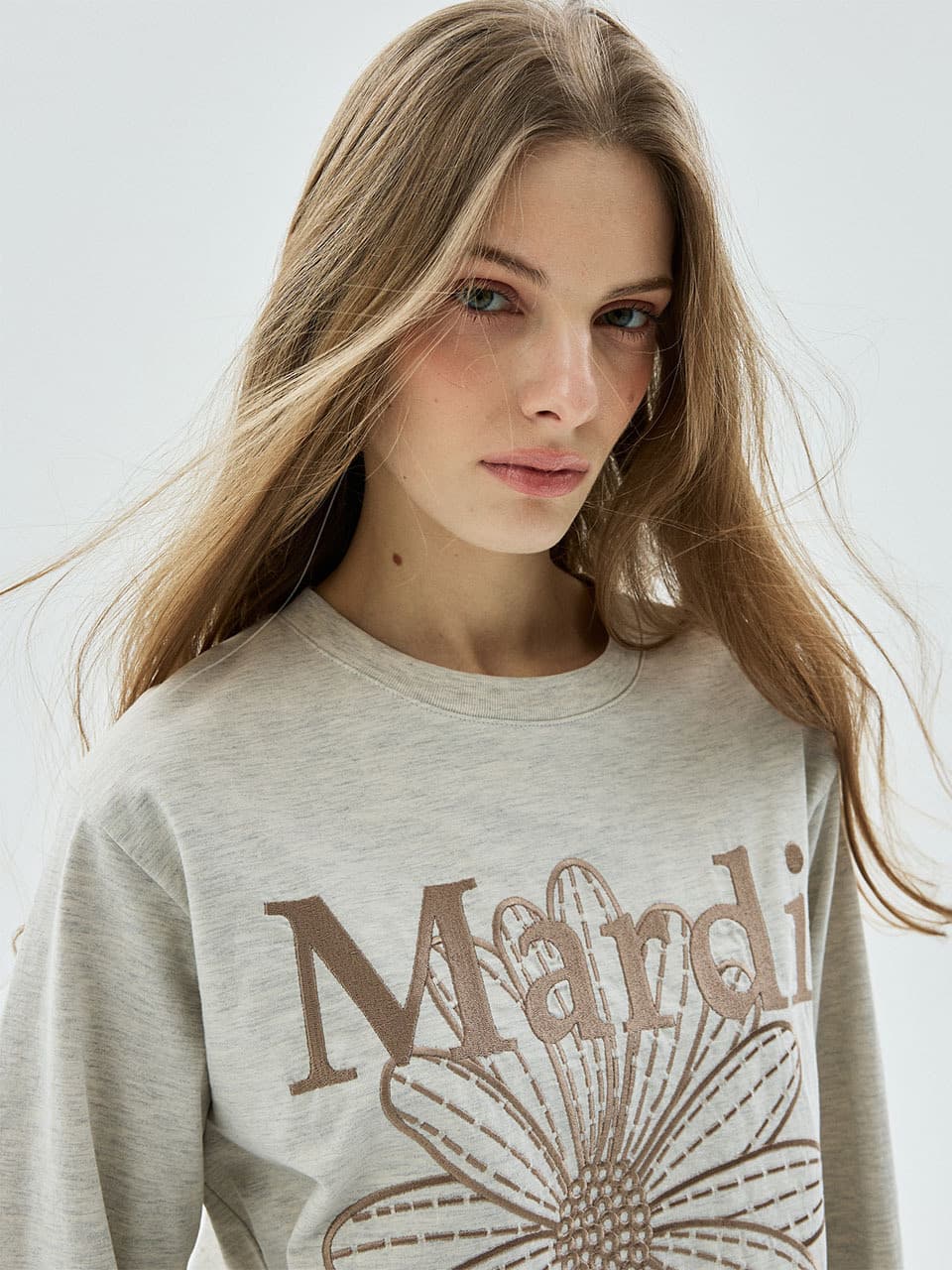 TSHIRT LONG SLEEVE FLOWERMARDI NEEDLEWORK_OATMEAL BEIGE