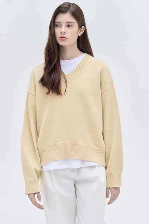 25SN relax-fit v-neck pullover [YL]