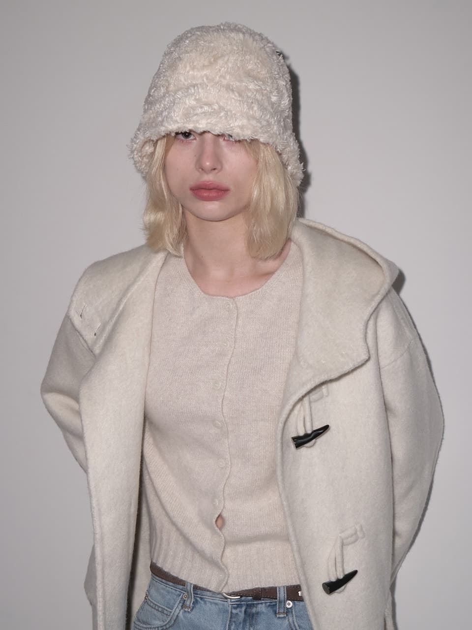 FURRY BUCKET HAT (CREAM)