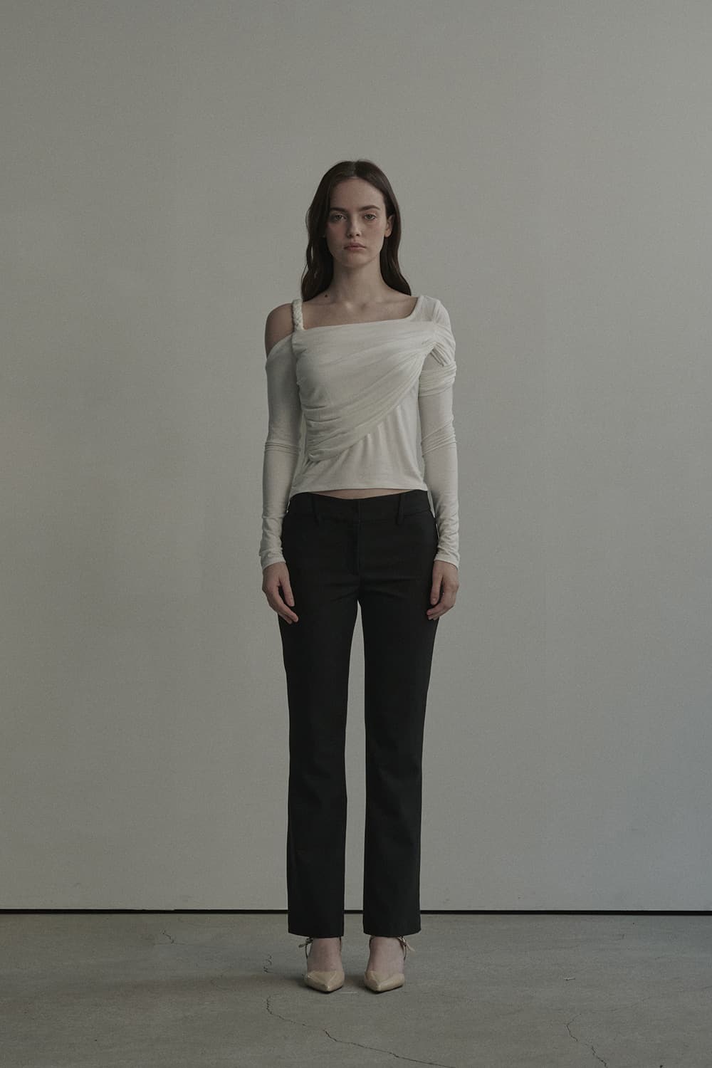 Emma Low-Rise Suit Slacks - Black
