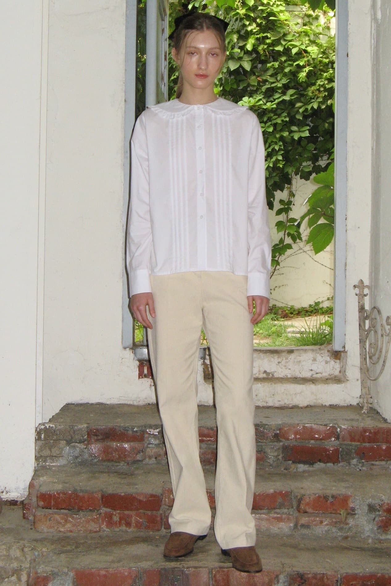 Round Frill Collar Shirt (White)