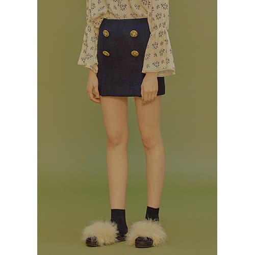 button mini skirt
