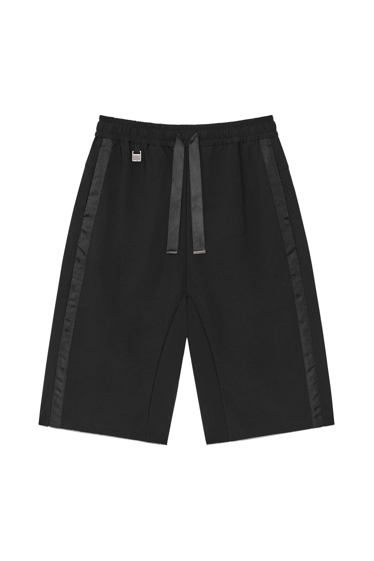 SIDE TAPING BERMUDA PANTS IN BLACK