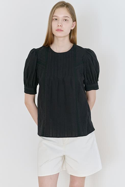 25N pin-tuck lace blouse [BK]