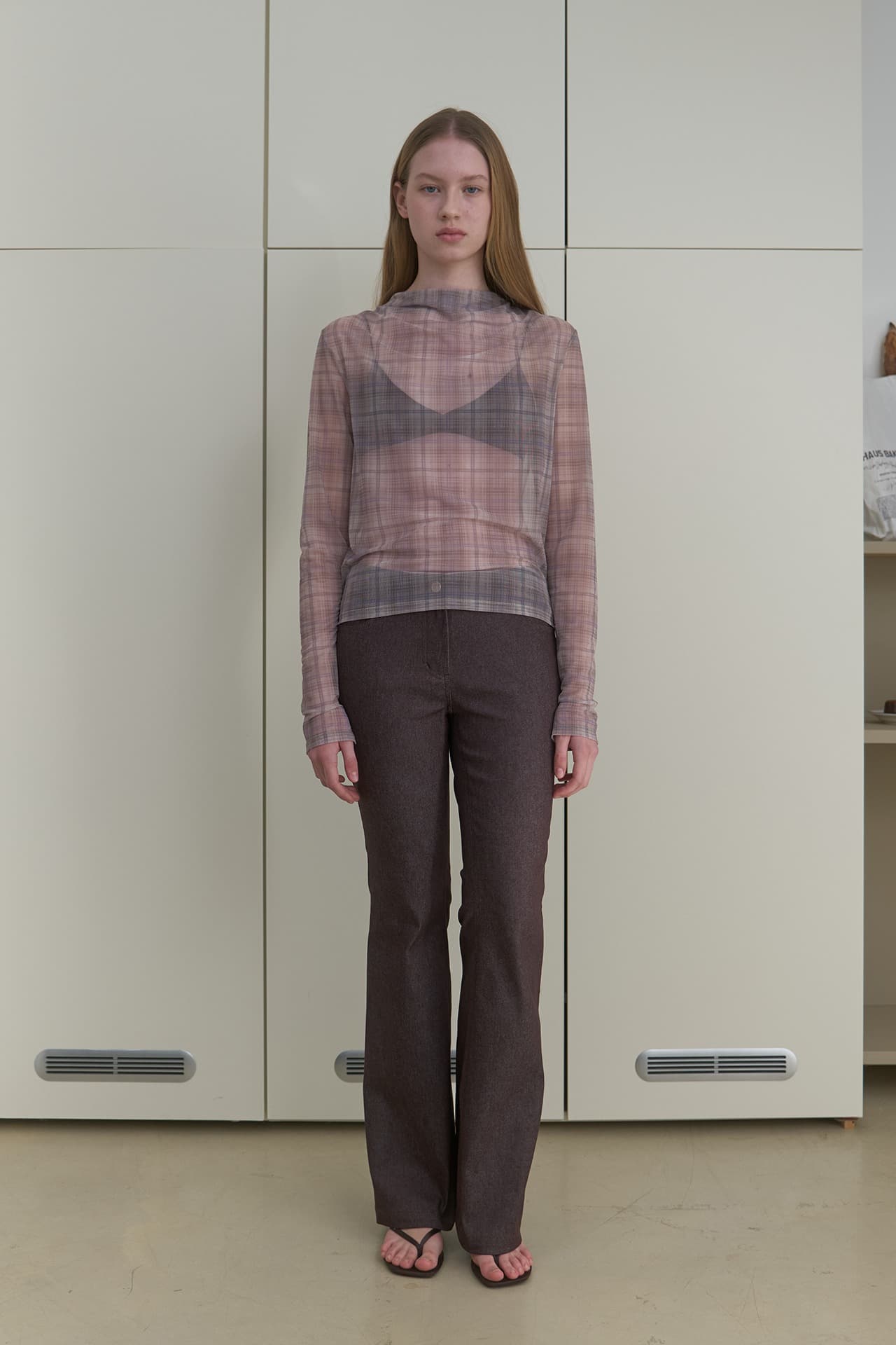 LOW-RISE BOOTCUT PANTS_BROWN