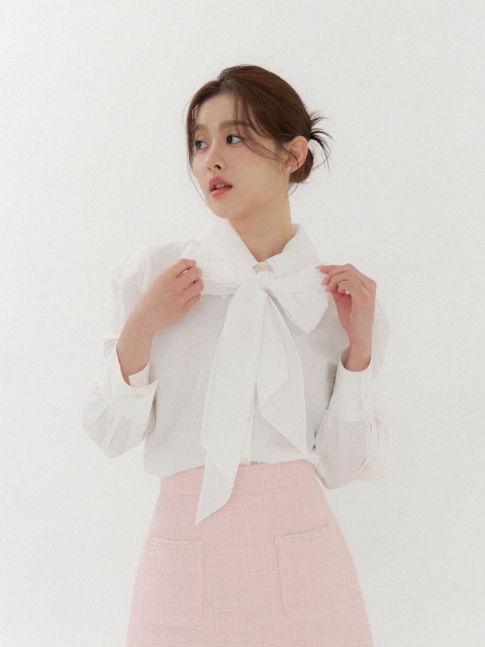 Ribbon-tie Shirts/ White