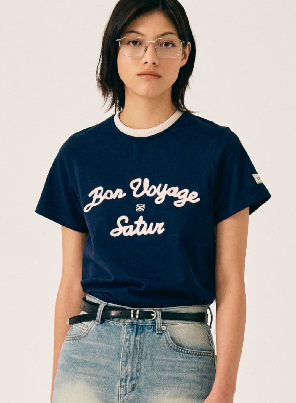(W) Satur Logo Voyage T-Shirt - Navy Pink