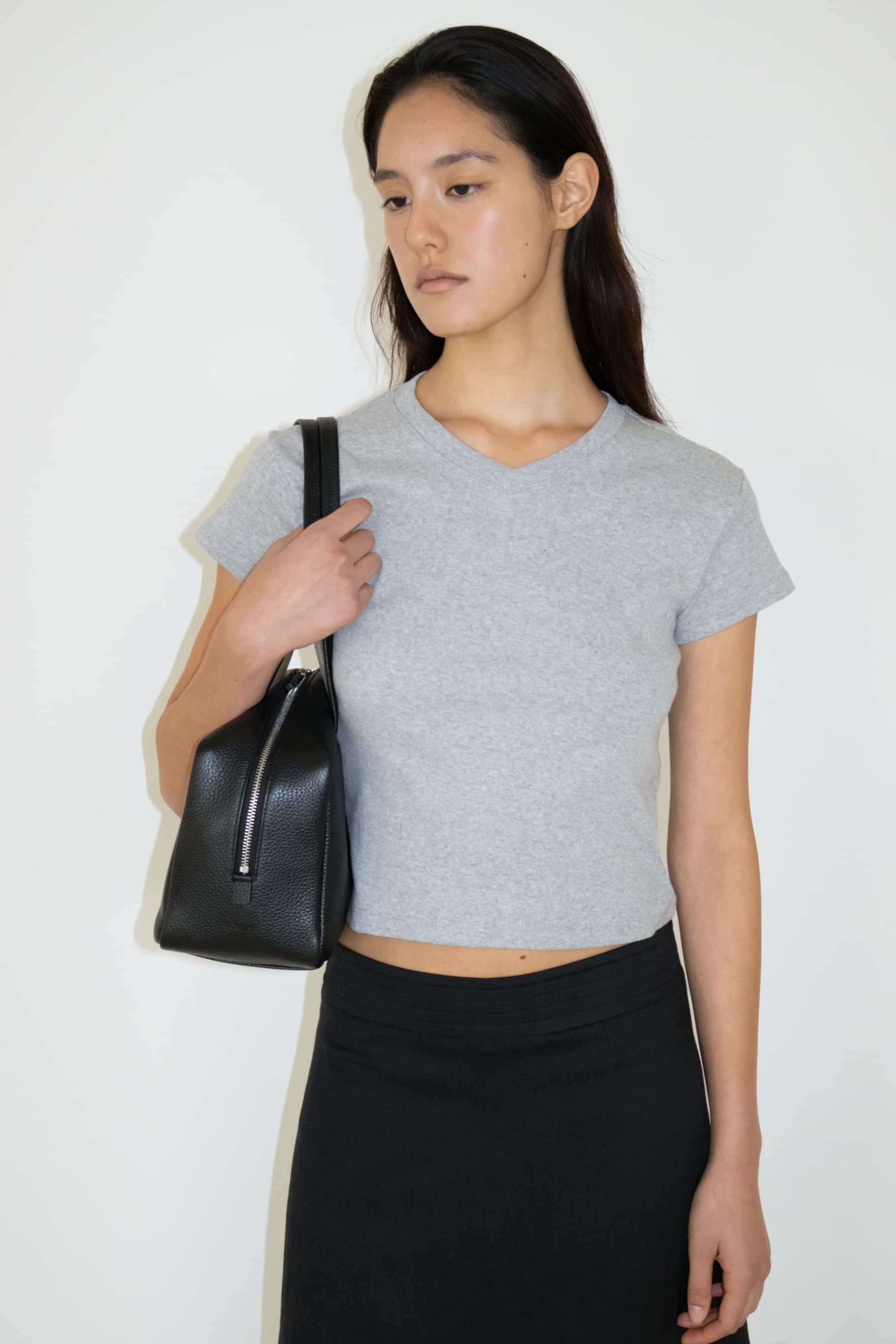 Refined V-Neck T-shirt (Grey)
