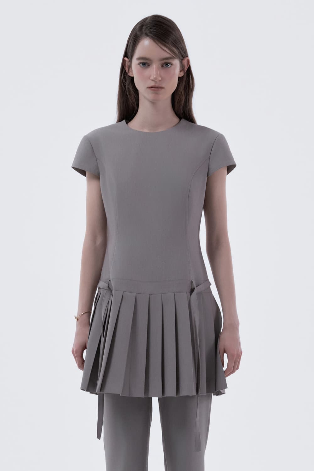 Back Bow Pleated Dress Top - Ash Beige