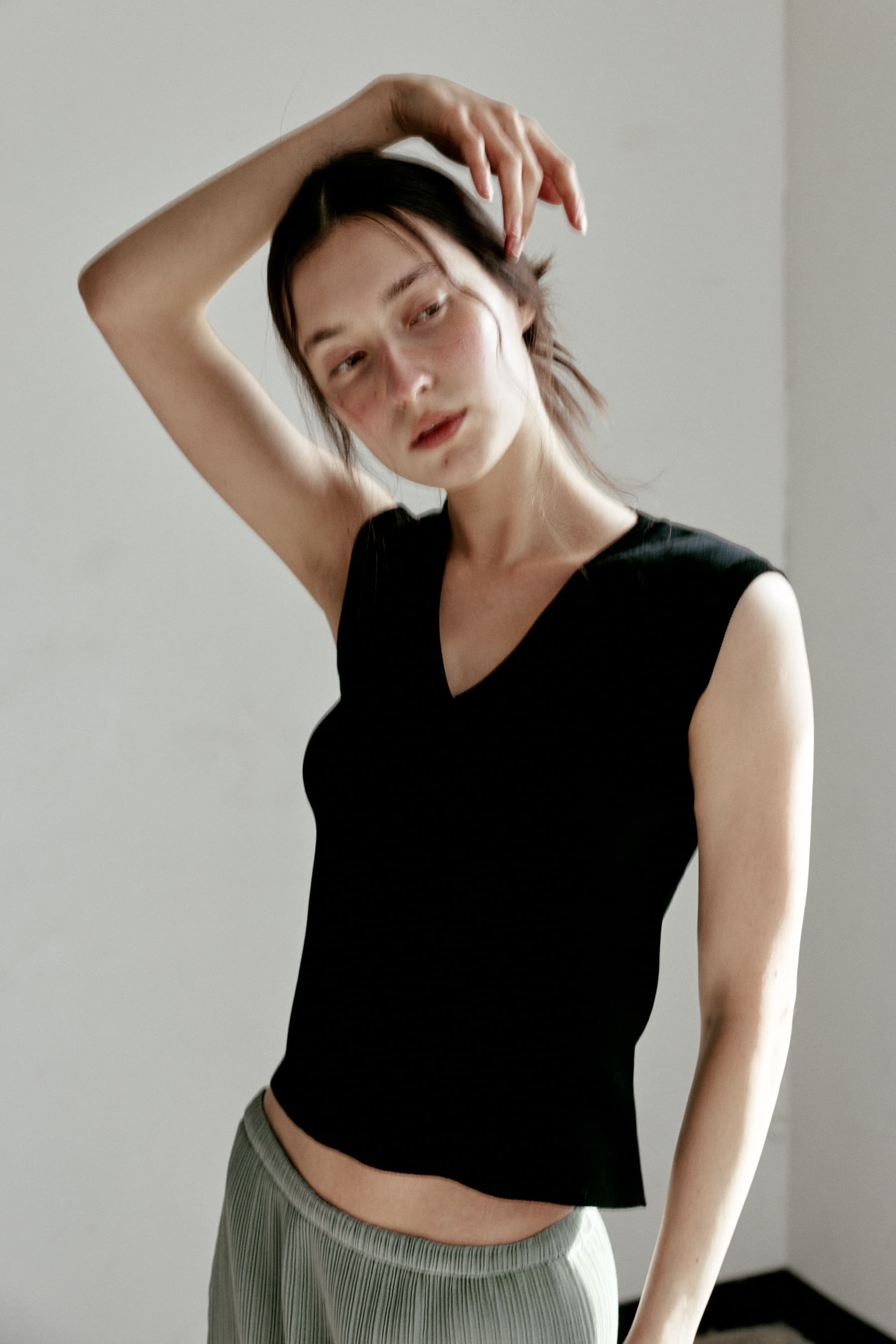 EPURE KNIT VEST [BLACK]