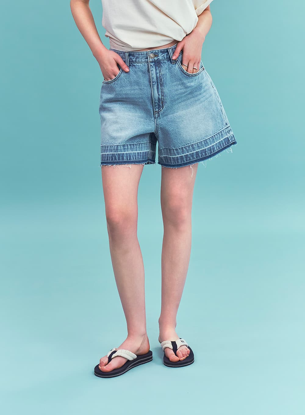 (W) Gabon Wide Denim Shorts - Light Blue