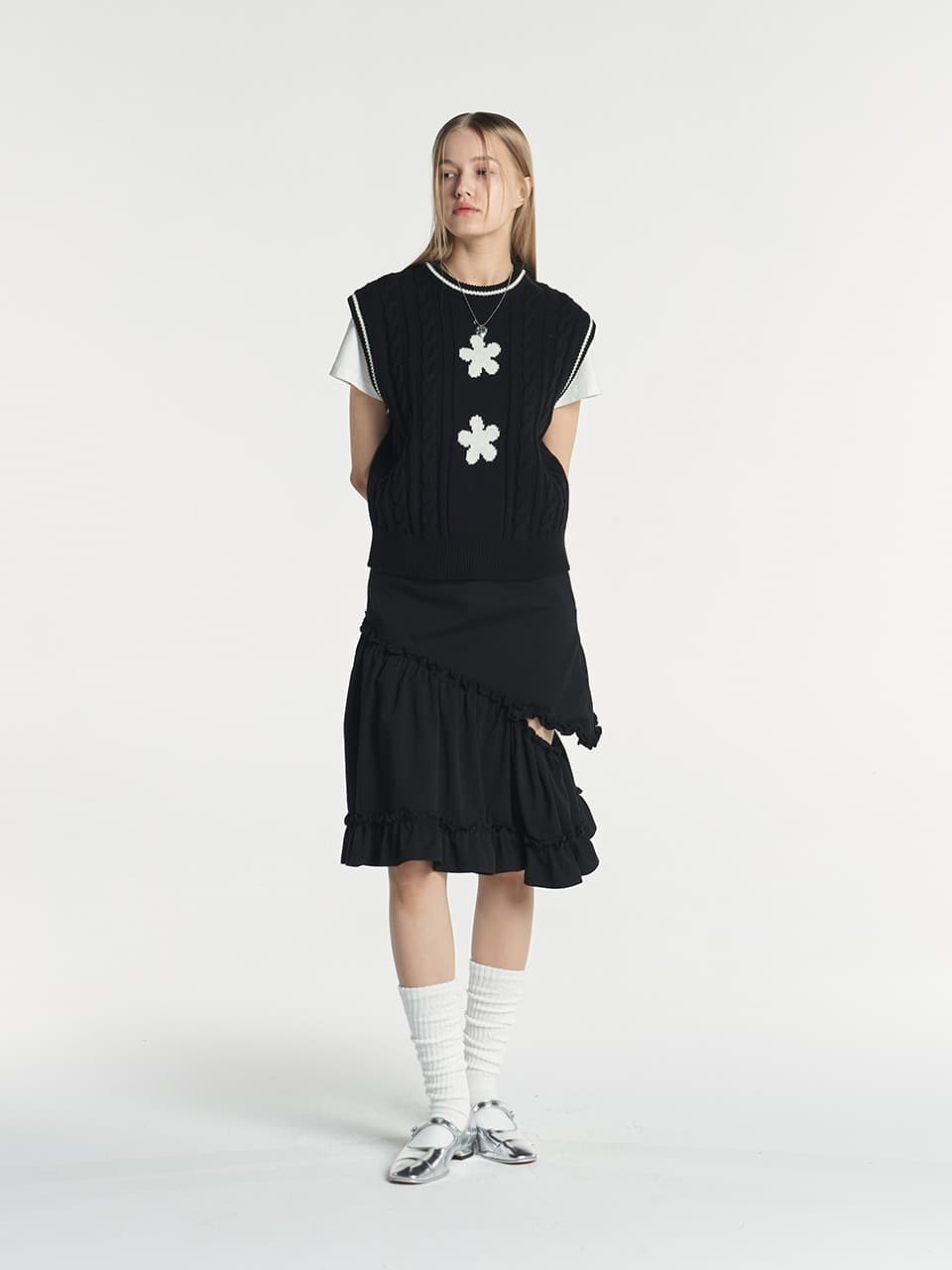 CUT OUT FRILL SKIRT (BLACK)