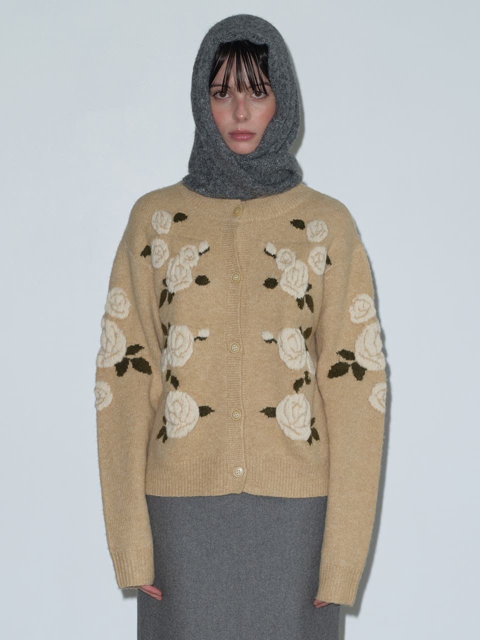 ROSE JACQUARD CARDIGAN (BEIGE)