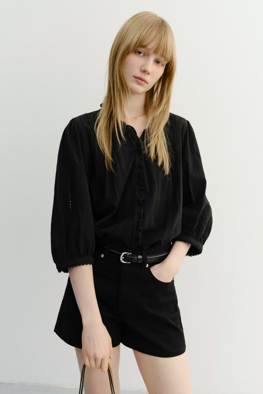 JANE FRILL BLOUSE BLACK_UDBL6B222BK