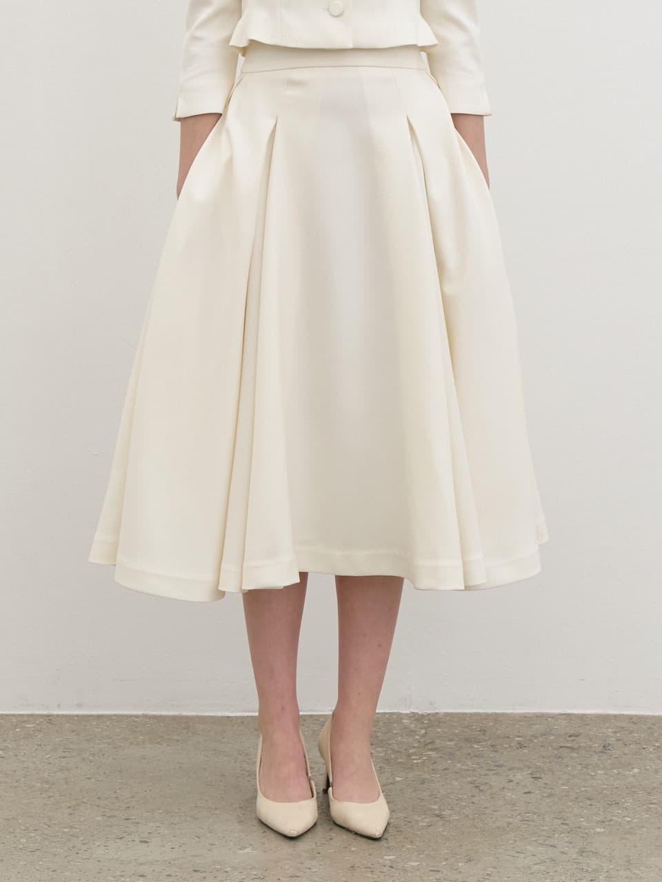 Volume Tuck Flare Skirt / Ivory(2Color)