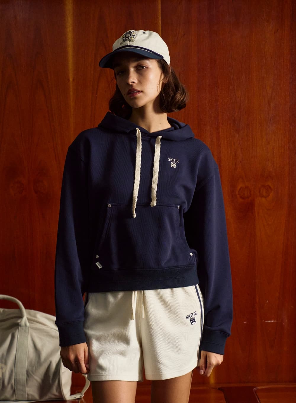 (W) Loren Small Logo Rivet Hoodie - Navy