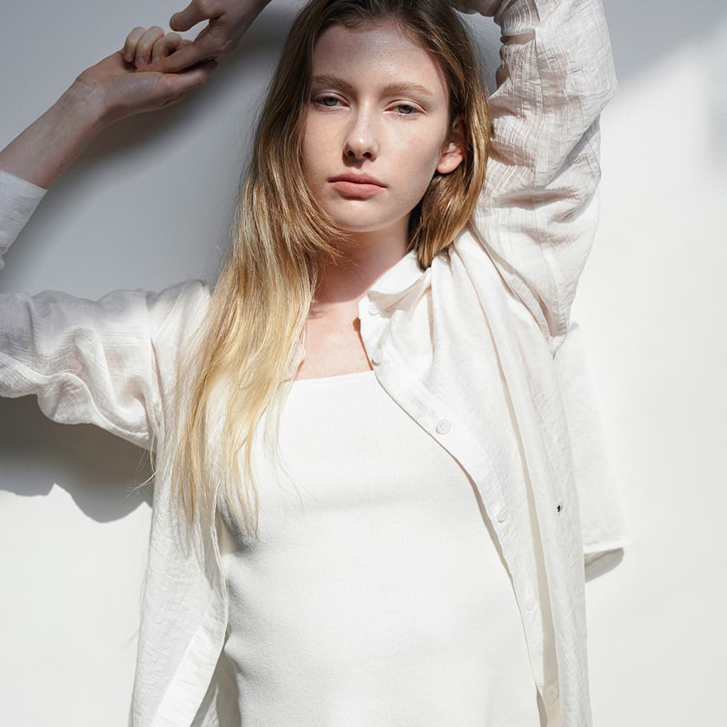 (BL-4315)MONA BACK POINT SHEER SHIRT