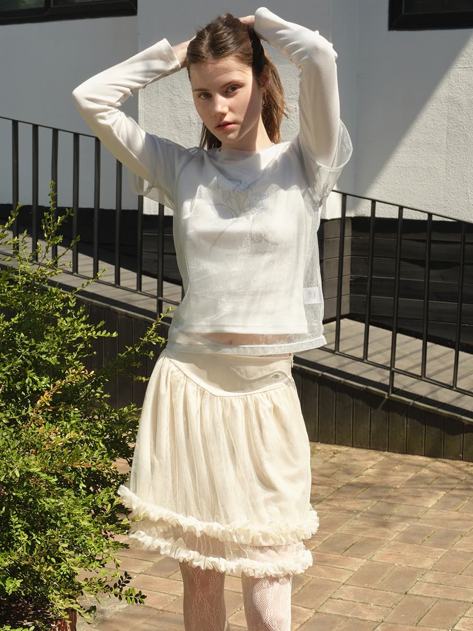 ROSE MESH T-SHIRT (LIGHT BLUE)