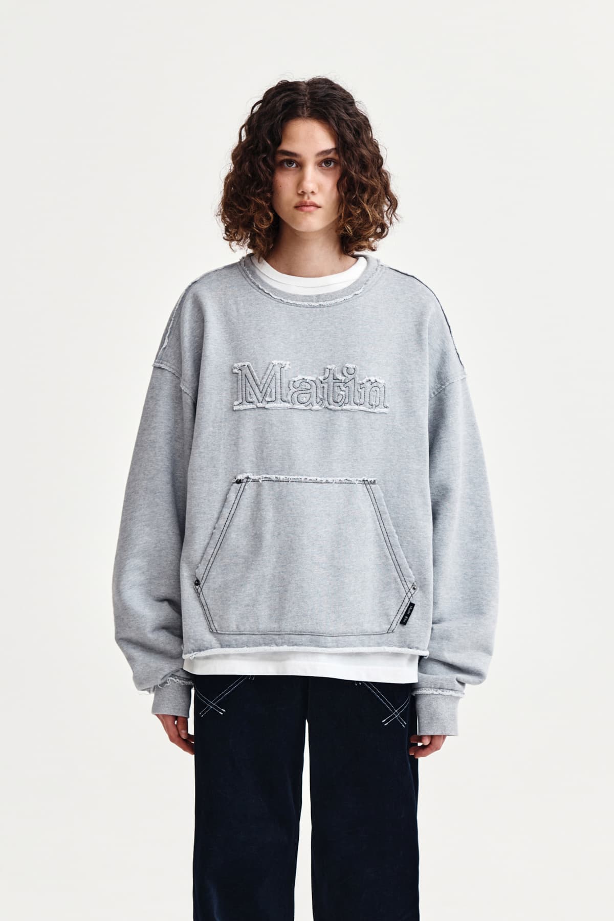 RAW CUT APPLIQUE SWEATSHIRT IN GREY