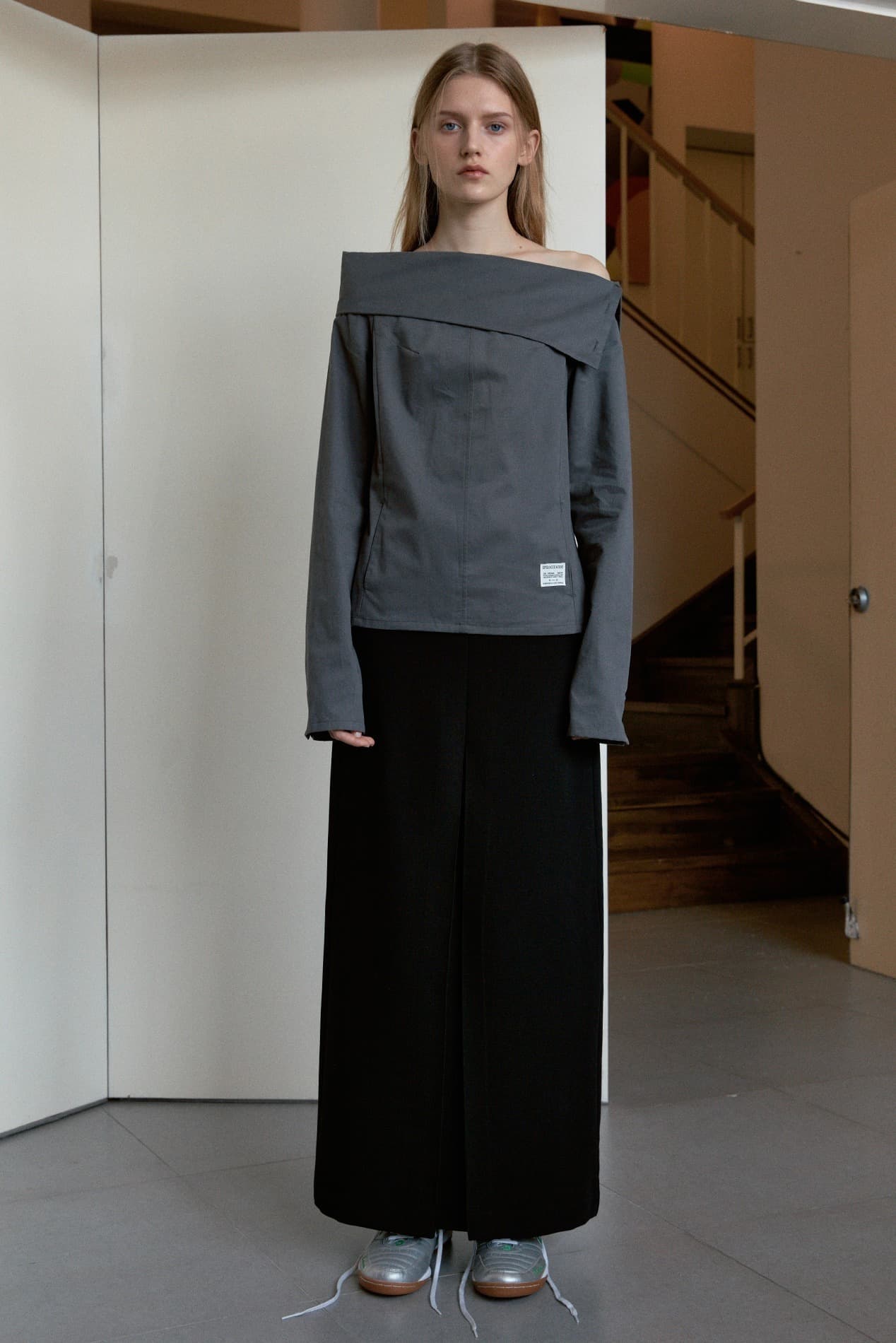Off-Shoulder Bottoned Blouse (Charcoal)