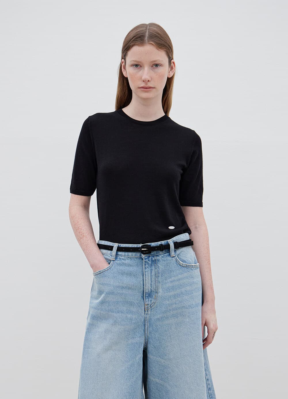 Merino-Wool Classic Round Knit - Black