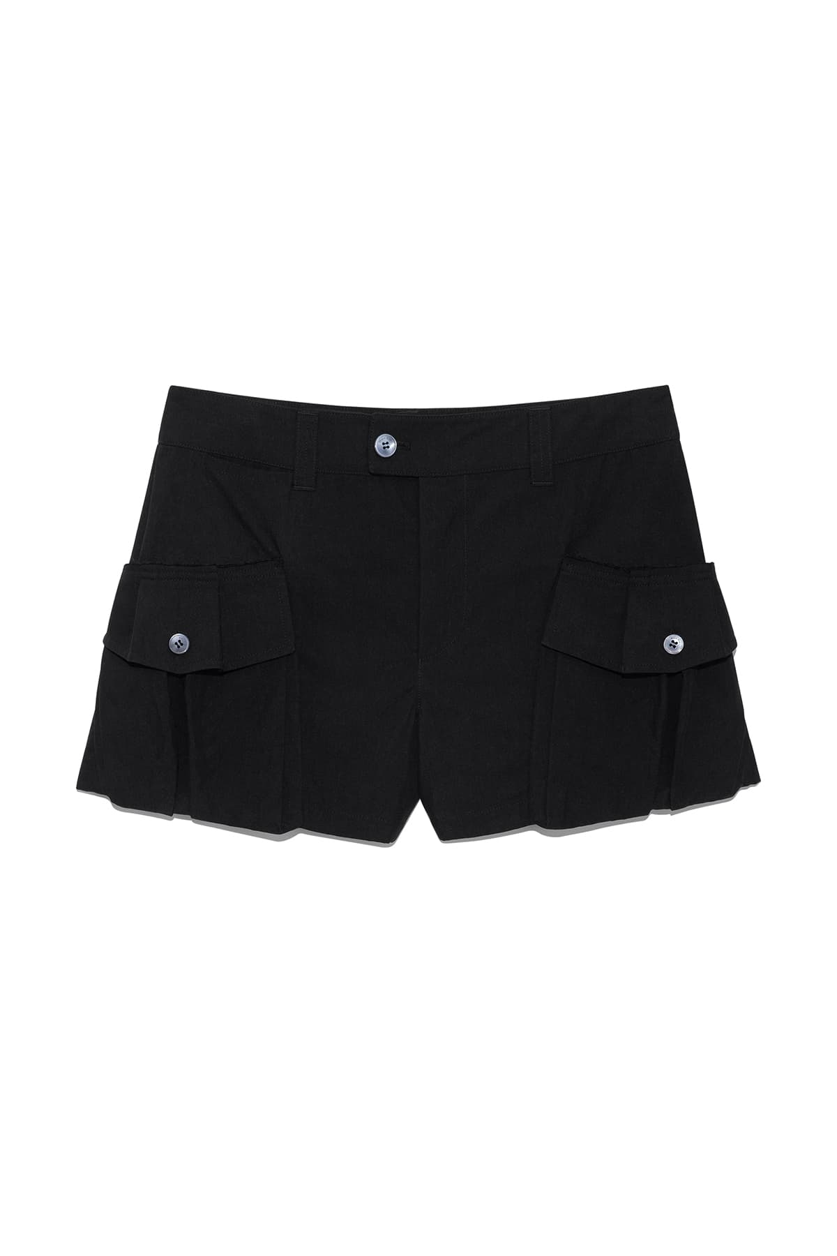 BIG POCKET VOLUME SHORTS IN BLACK