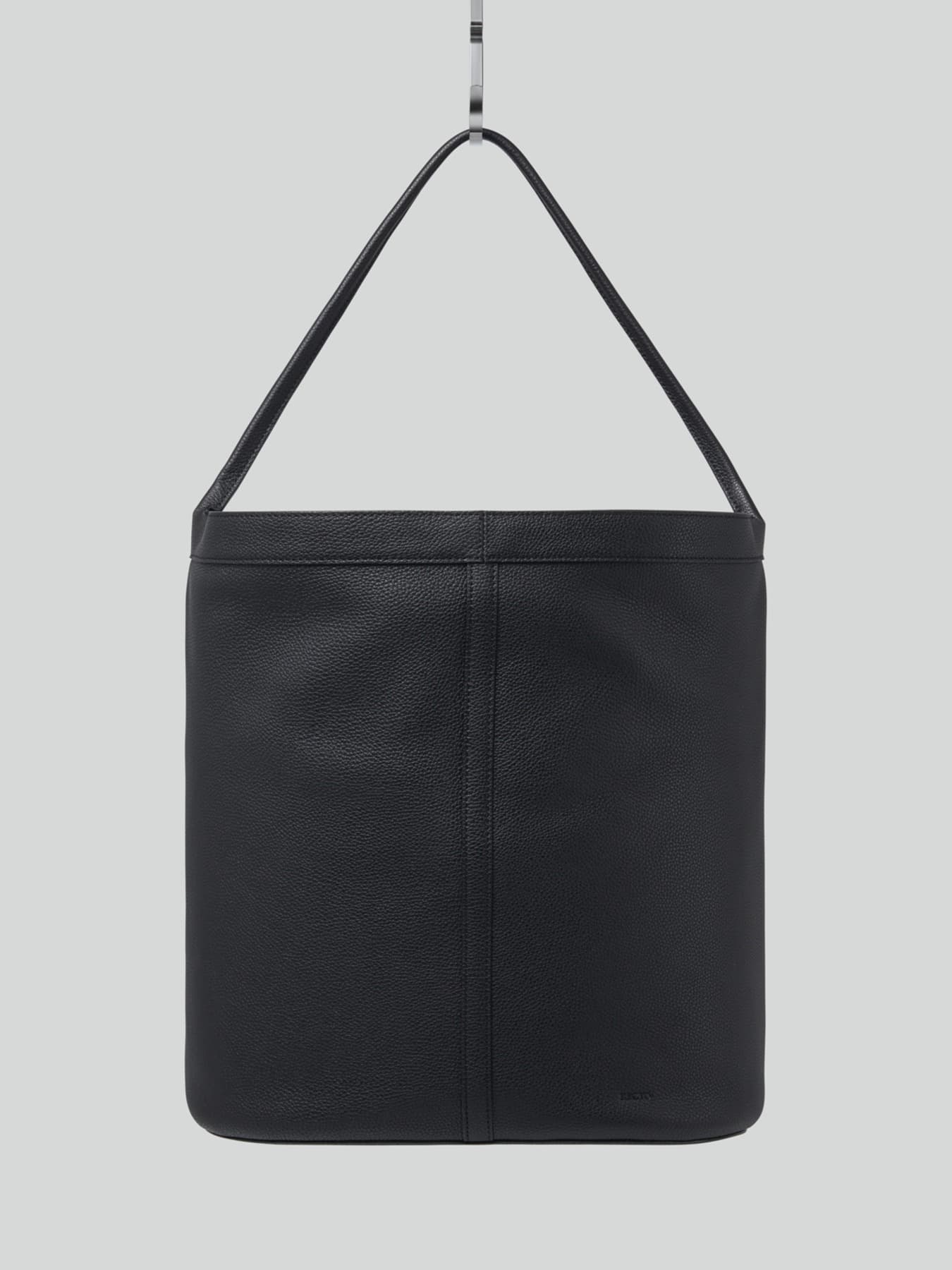 21 LEATHER BUCKET BAG LARGE (BLACK)