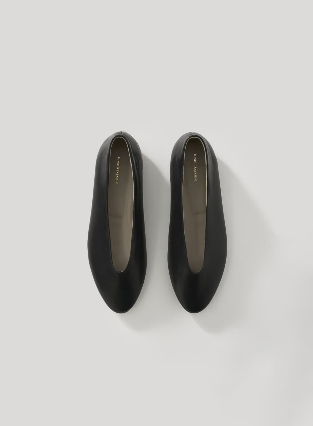 Jean de Brienne Leather Flat Black