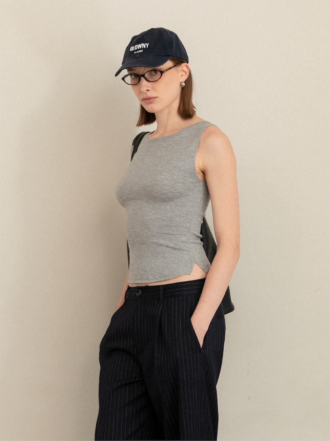 G KNIT SLIT SLEEVELESS TOP (MELANGE GRAY)