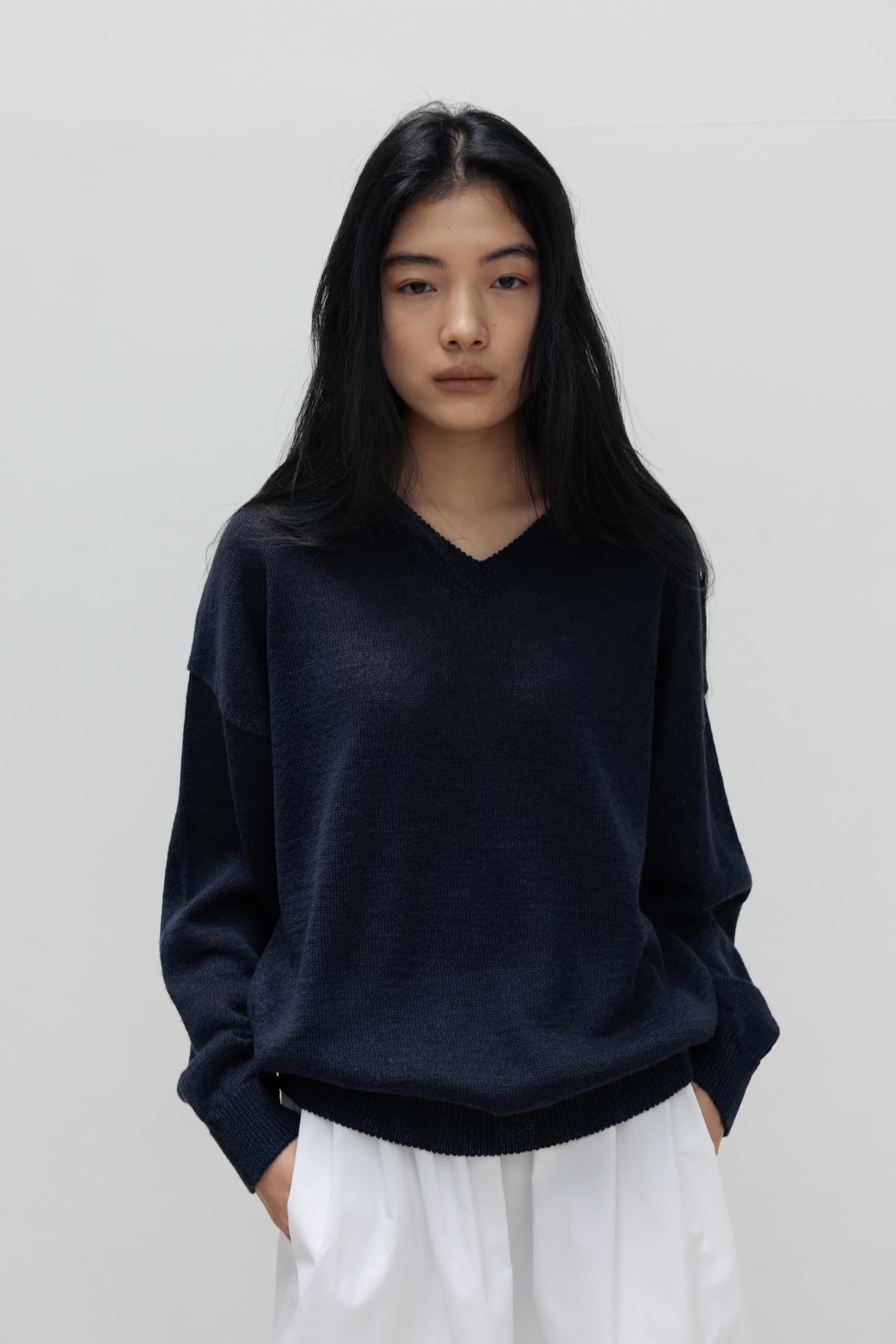 Paper V-Neck Knit (Navy)